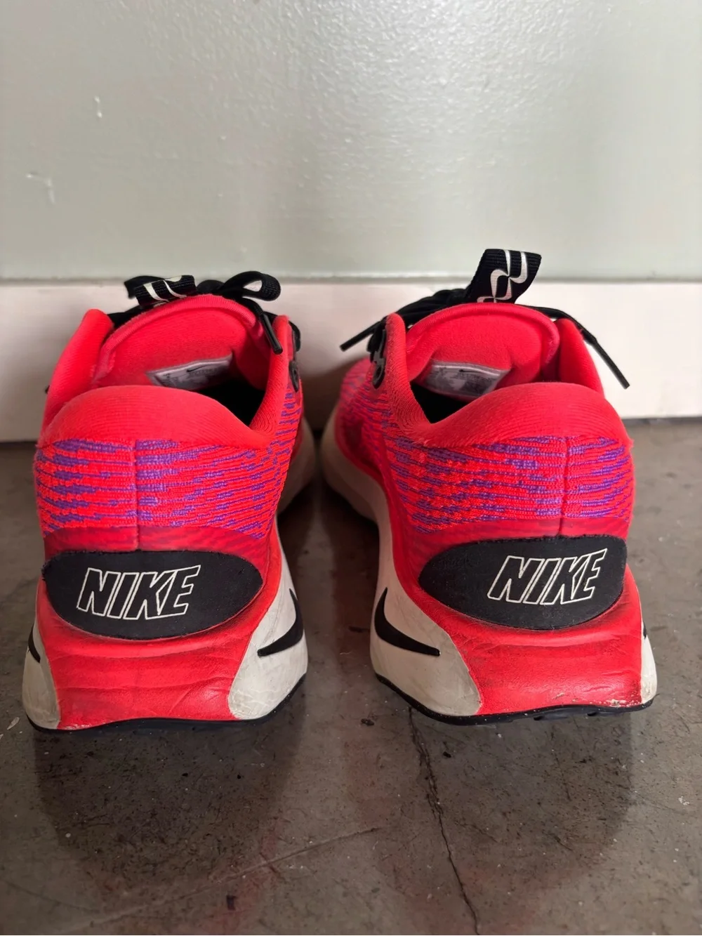 Nike Motiva Sneakers - W Size 8